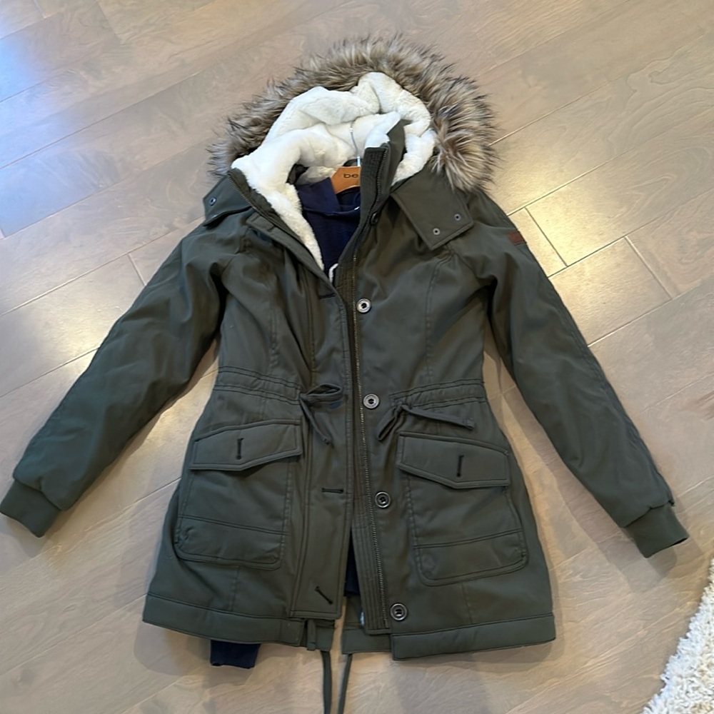 Hollister discontinued parka size small new olive green